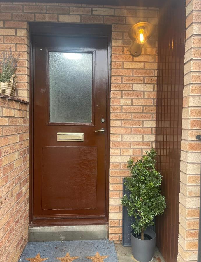 Comfortable, Modern Apartment With Parking. Inverness. Luaran gambar