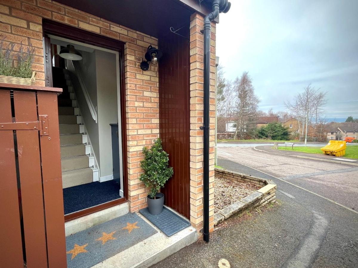 Comfortable, Modern Apartment With Parking. Inverness. Luaran gambar