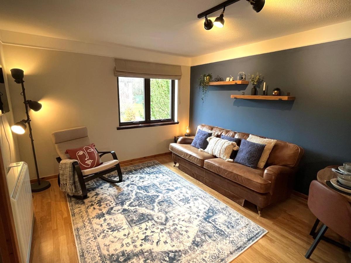 Comfortable, Modern Apartment With Parking. Inverness. Luaran gambar